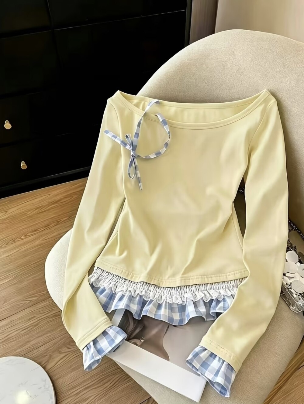 Cream Yellow Off-the-Shoulder Patchwork Blue and White Plaid Long Sleeve T-Shirt